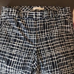 Like New Lady Hagen Golf Shorts- Navy and White